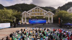 <b>环绕包保督导和食物监管等内容进行专</b>
