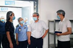 <b>合当前正正在开展的中小学校园食物平安凸起问</b>